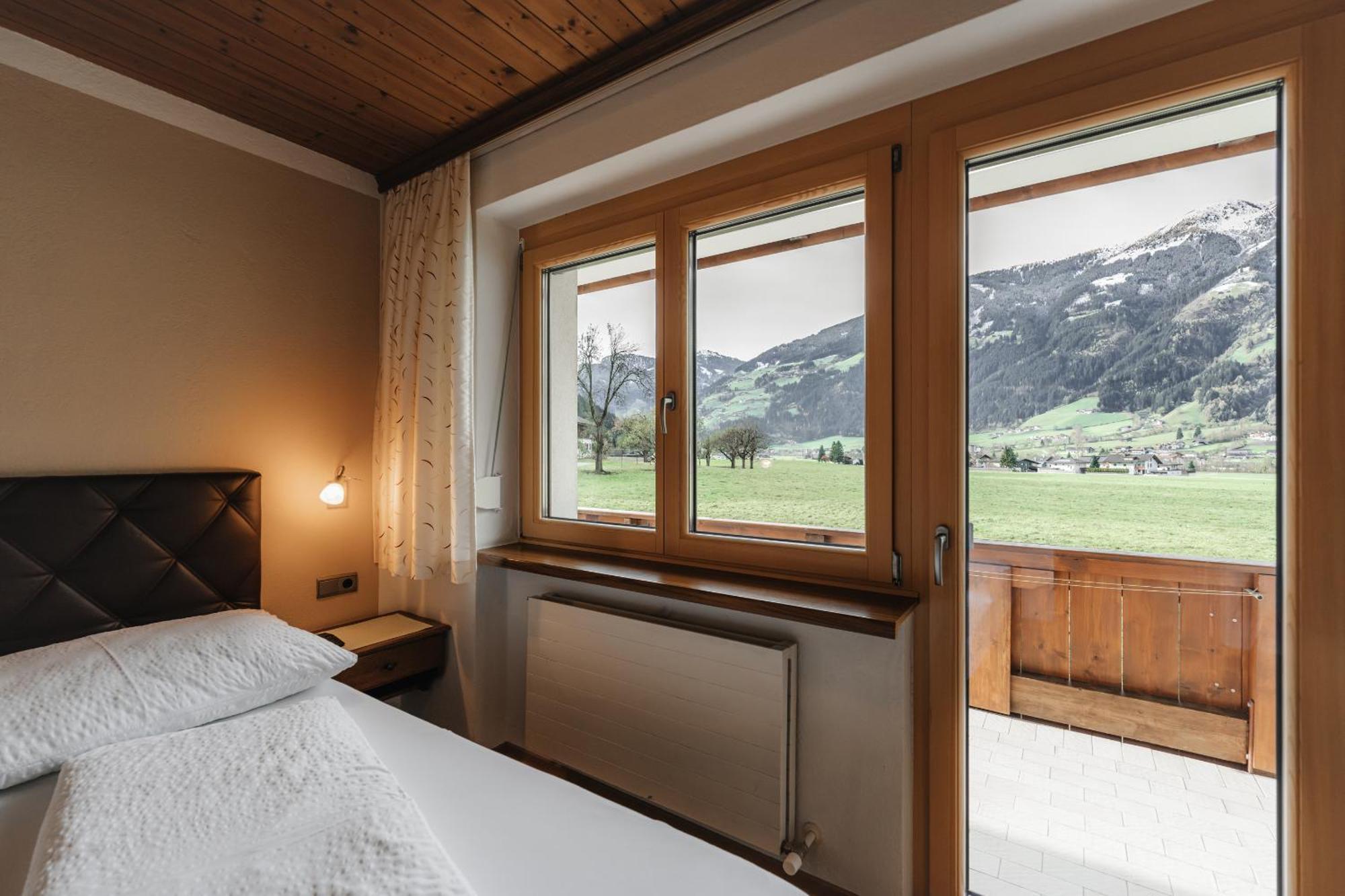 Alpenzeit Zillertal Apartments Zell am Ziller Szoba fotó