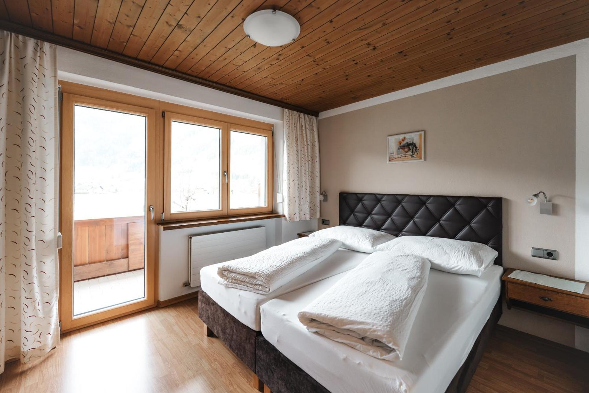 Alpenzeit Zillertal Apartments Zell am Ziller Szoba fotó